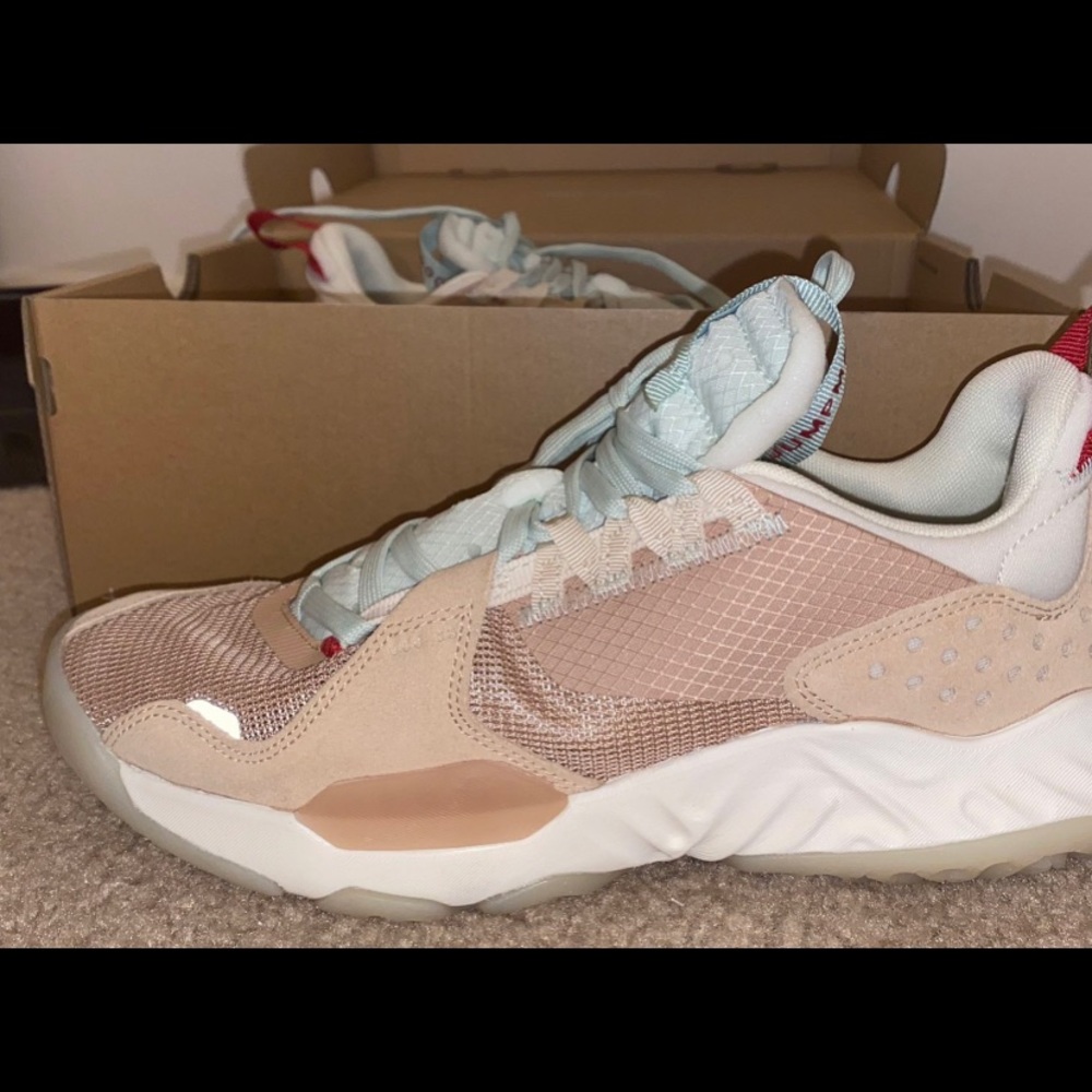 Jordan delta unisex